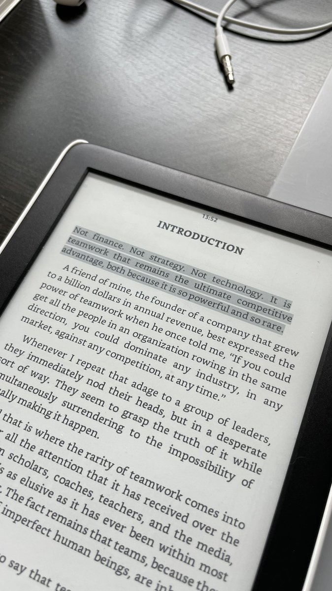 joaorbrandao's tweet image. That’s how you start a book. 📚👨🏻💻
#team #development #book #lead