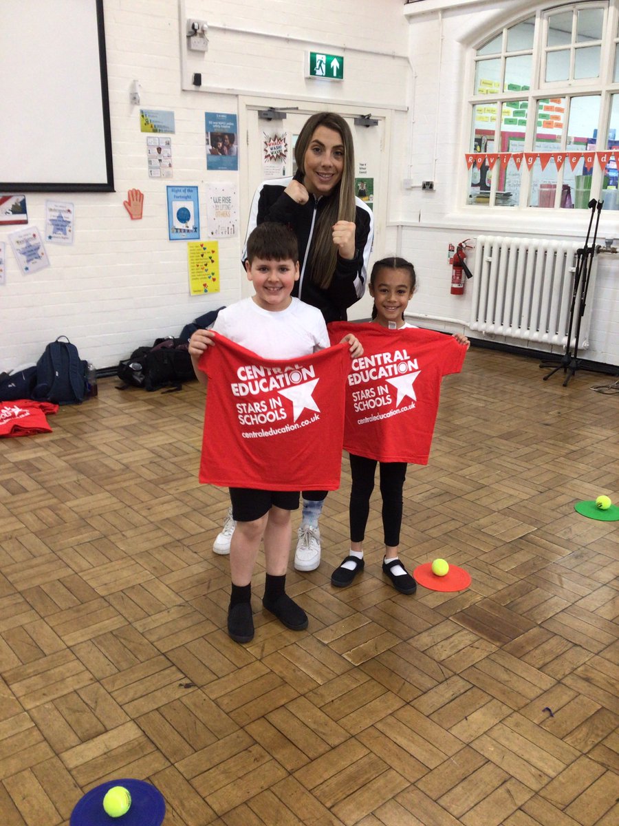acocksgreen's tweet photo. Well done to Leo and Aeiva in 3CS for their hard work with the boxer Jerry Lee Palmer today! https://t.co/NkzbbVEYwu