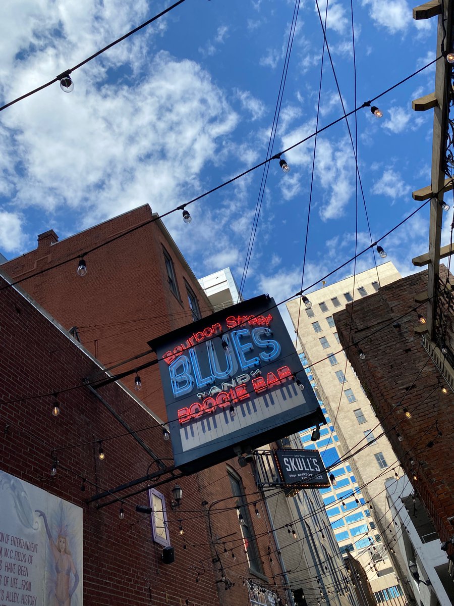 220printers's tweet photo. Sunny days ahead. 
#BourbonStreetBlues | #Nashville https://t.co/6N8YwjoqBE