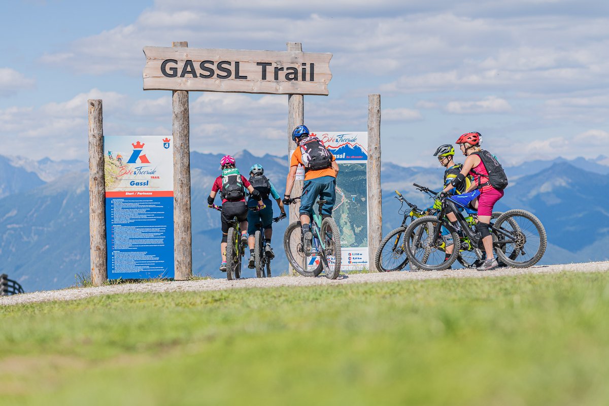 Possiamo finalmente svelarvi che <a href="/Valdaora_Olang/">Valdaora</a> nel comprensorio di <a href="/Kronplatz/">Kronplatz</a> Plan de Corones ospiterà l'8/9 ottobre l'IMBA Italia Gathering, il raduno annuale dedicato ai sostenitori di IMBA ed a gli appassionati della mountain bike!

imba-italia.org/il-gathering-2…