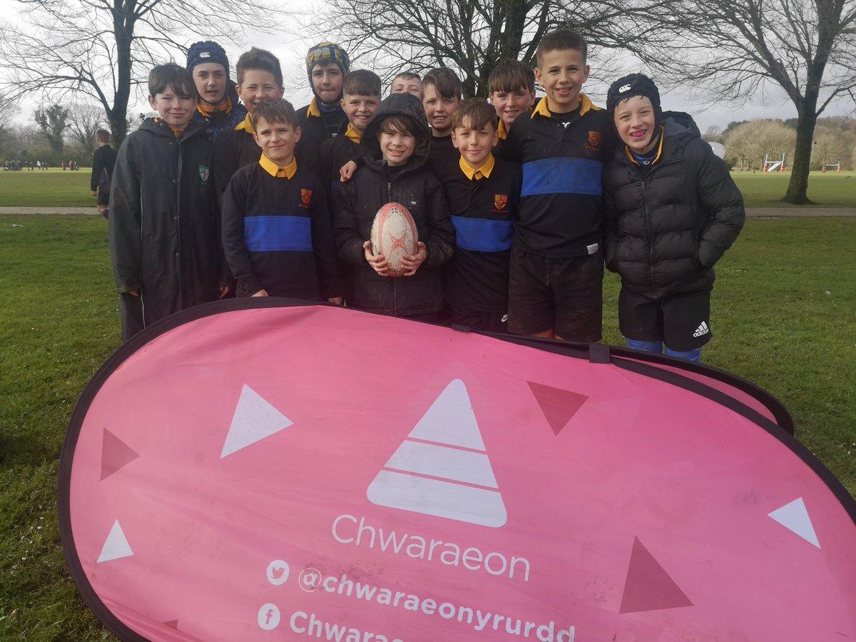 BrynCelynnogPE's tweet photo. Year 7 Rugby at Urdd Sevens.
5 wins from 5.and pressing for a semi final spot. https://t.co/NI4fIIyQRO