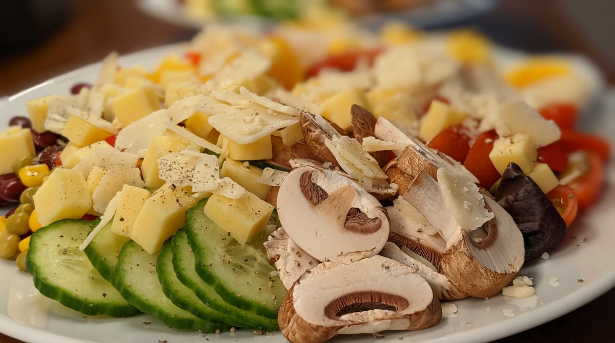 HrAhlers's tweet photo. #WirKochen
Bunter Salat
Und dazu dann noch geiles Knoblauch BLOCK HOUSE Brot. Den zweiten Esser hole ich gleich vom Zug ab.
😋 https://t.co/YAHAr5qO8j