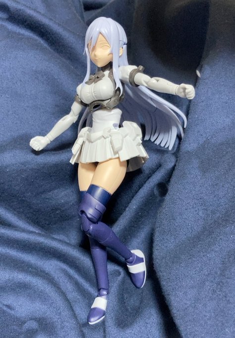 #製作工程を写真4枚で振り返る  
プラモでエスカレイヤー。 