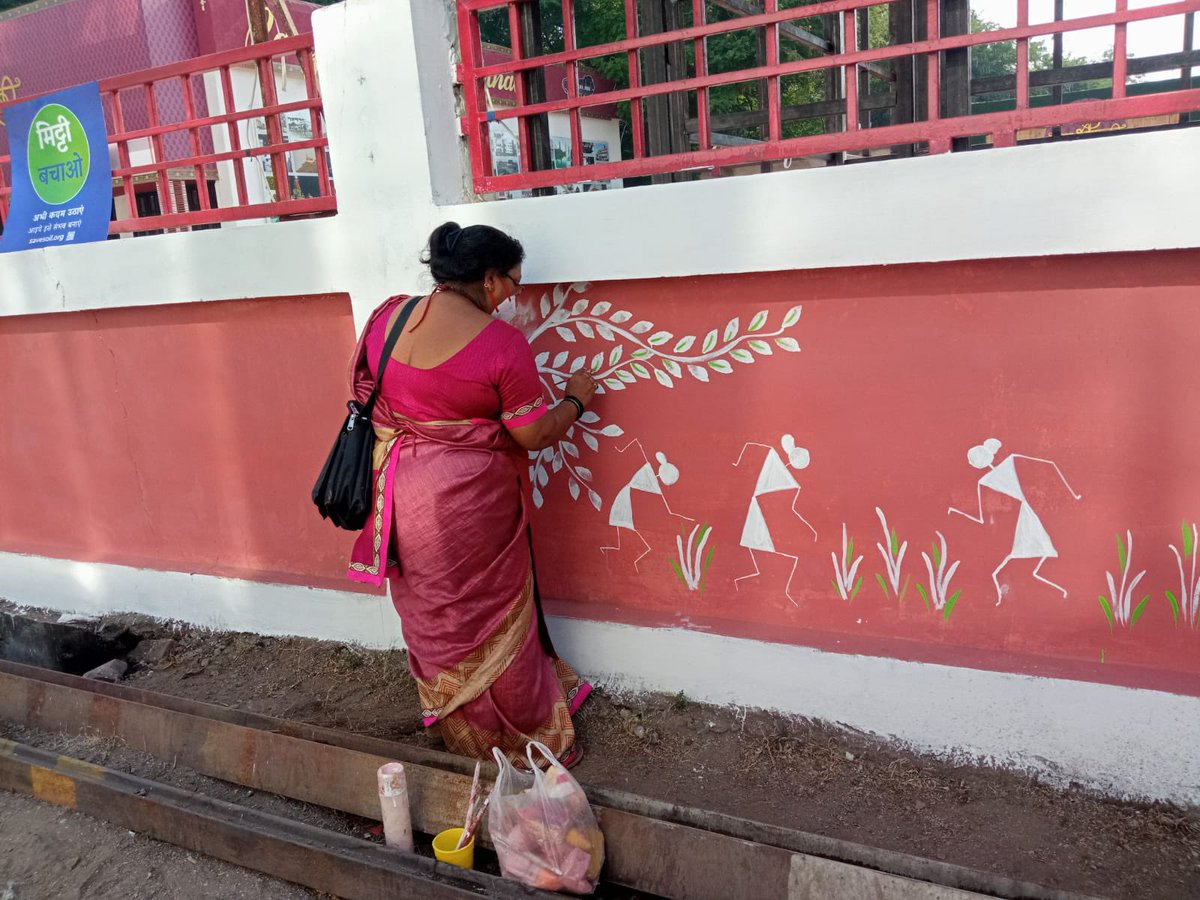ICleanBhopal's tweet photo. A joint task of Isha Foundation and Bhopal I Clean Team for spreading the awareness on “Save Soil”
#savesoil #saveearth #cleanyourcity #cleanourcity #awareness #ishafoundation #bhopal_the_city_of_lakes #joinustocleanourcity☝️ https://t.co/WybnP9jqWz