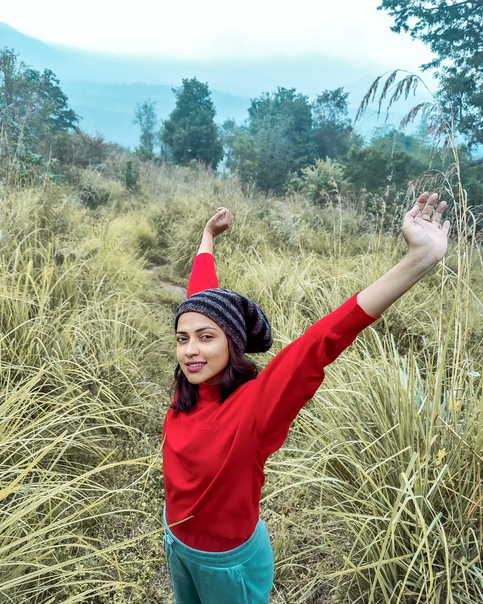 Amala_ams's tweet image. Head to the mountains once in a while. The cold warms up your heart. ♥️❄️

#thehills #quickbreak #stopandobserve #smelltheroses #warmth