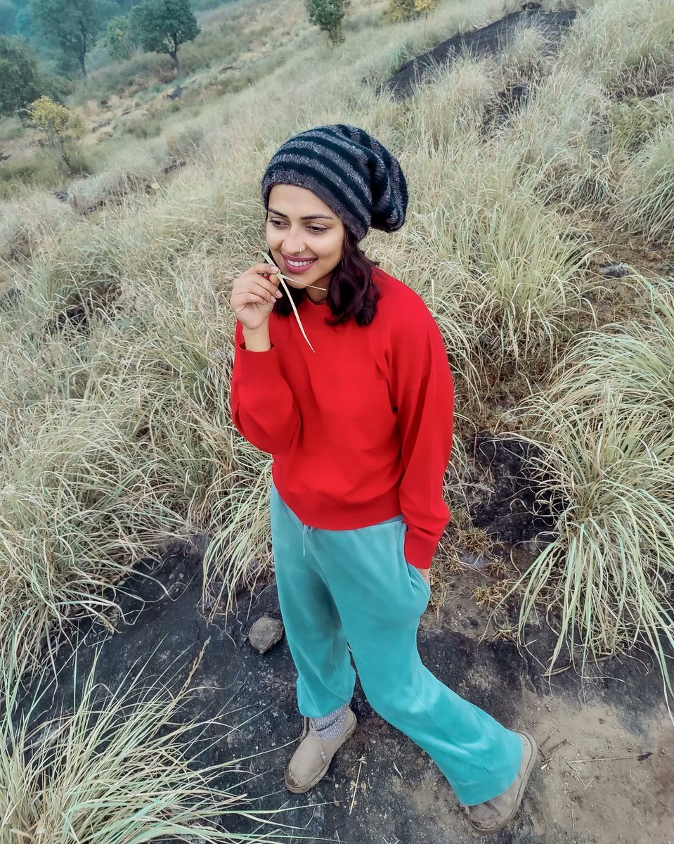 Amala_ams's tweet image. Head to the mountains once in a while. The cold warms up your heart. ♥️❄️

#thehills #quickbreak #stopandobserve #smelltheroses #warmth