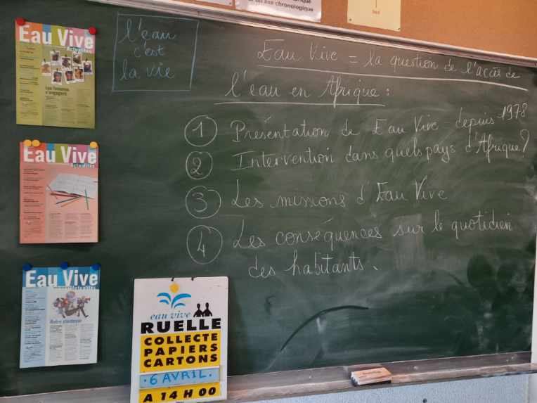 CollegeCasteret's tweet photo. Parler de l'accès à l'#eau aux élèves de 5e s'inscrit dans les programmes de SVT et d'HG. C'est aussi construire le #ParcoursCitoyen en les faisant réfléchir à une utilisation raisonnée de l'eau ou à un engagement associatif avec #EauVive pour aider les populations d'Afrique #E3D https://t.co/8nqWZxRFNh
