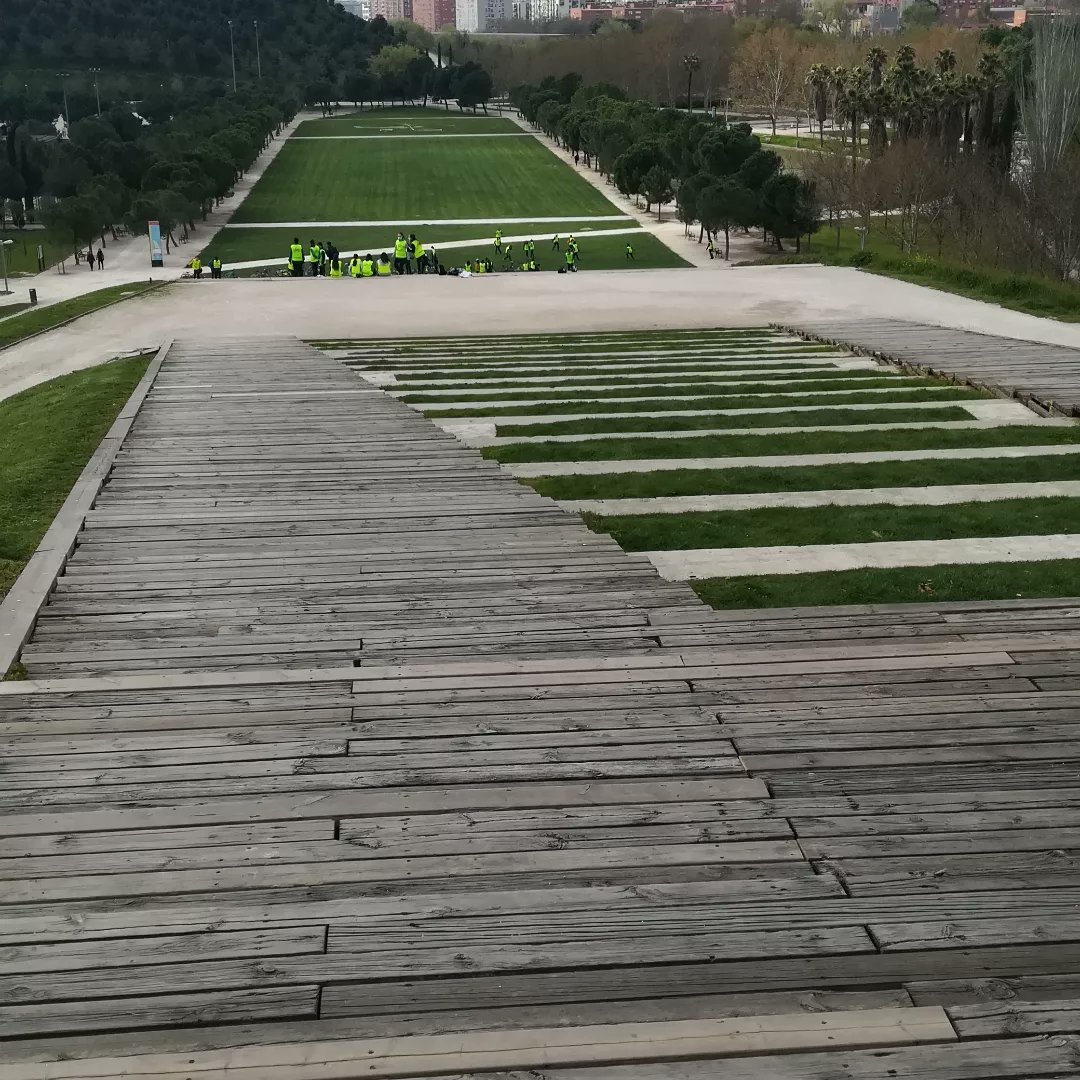 CeipHernanC's tweet photo. Hoy ruta en bici con los chic@s de sexto. Hemos ido por la casa de campo, Madrid Rio y hemos llegado hasta el parque Lineal del Manzanares. Nos han acompañado algunos padres. Gracias, que disfrute. @CeipHernanC #bicibus #proyectostar #stars #jmdlatina #primaria #profes #bicicleta https://t.co/gGXO0rvsMi