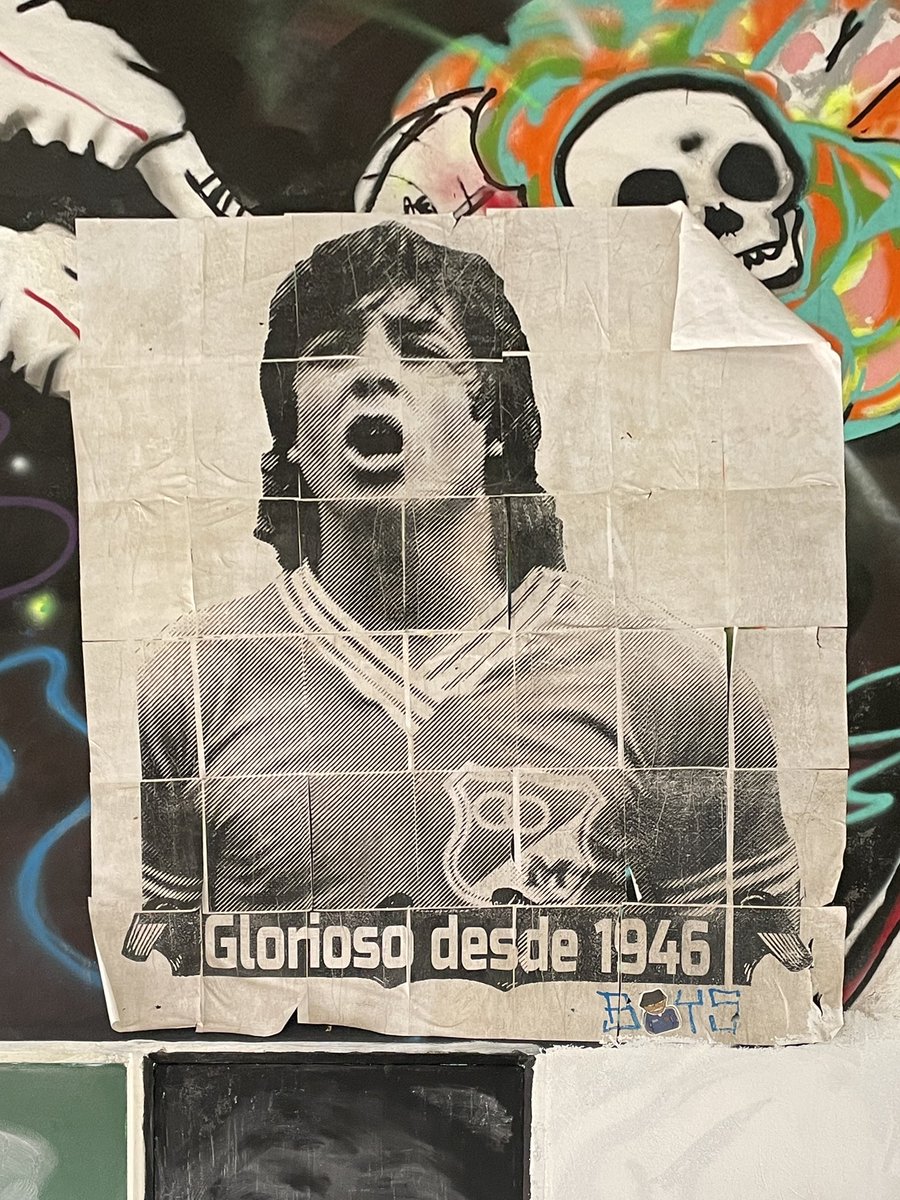 juanpcamelo's tweet photo. Me encontré al Búfalo en un teatro https://t.co/6BIK0JzDkG