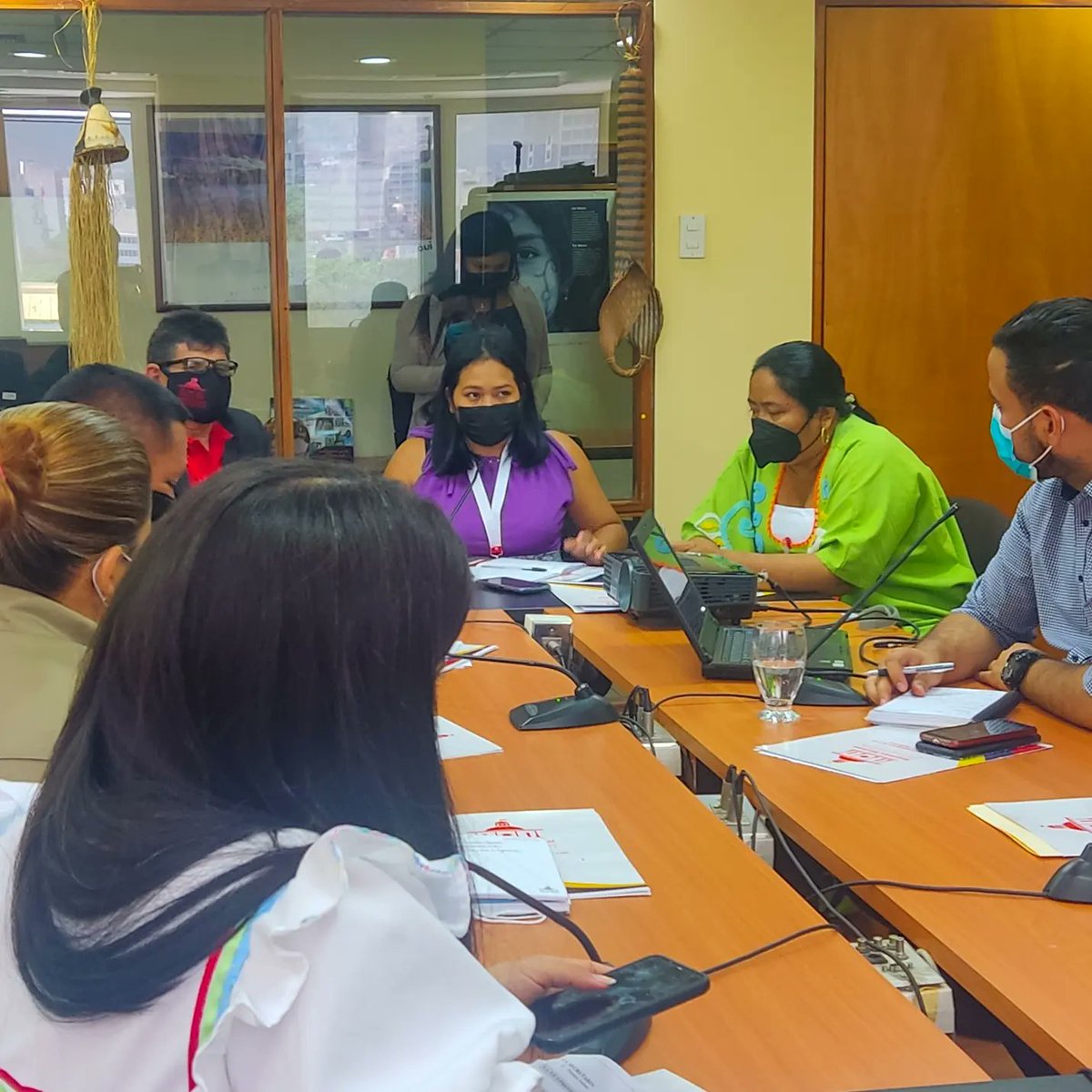 Indigenas_AN's tweet photo. #Abril6| Reunión Ordinaria de la Comisión Permanente de Pueblos Indígenas de la AN, la reunión fue orientada por la Primera Vicepresidenta, Diputada Nicia Maldonado.

Seguimos avanzando desde esta instancia legislativa en pro de los derechos de nuestros Pueblos Originarios. https://t.co/9ObWzHXGmX