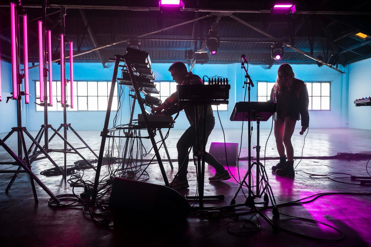 De la barreja d'ambdós components neix l'estil de <a href="/trezorband/">Trezor</a>  una barreja de techno-punk-dance que crea un perfil molt interessant dins del món de la música electrònica catalana 🗺

Caurà el plató d'#EfecteCollins aquest DISSABTE? a <a href="/RTVECatalunya/">RTVE Catalunya</a> 13:25h!