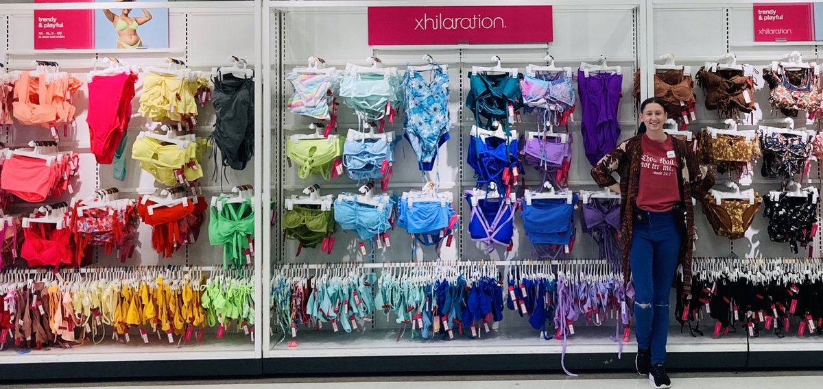allydeetargetvm's tweet photo. One of the most impactful things you can do as a dbo is to give guests intention, remerch and make it look beautiful. Great job @LyndseyMudro, it was fun!!! #roygbiv #target
@BrianLeas https://t.co/GYiLczkesw