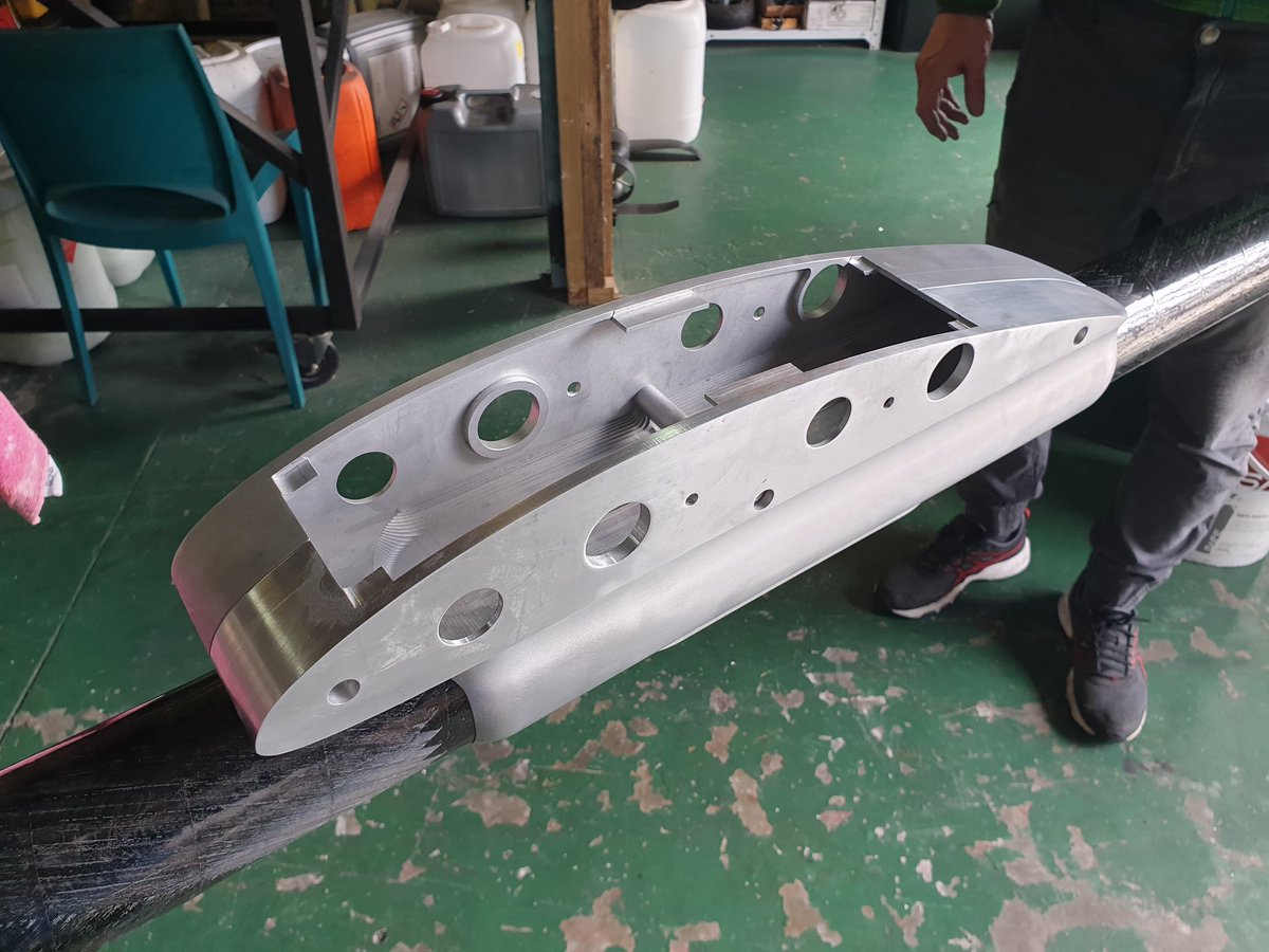flyh2's tweet photo. #DragonflyV's wingbox has been #CNC cut from aluminium. It consists of only 2 pieces and connects the wing to the fuselage. Great work by #CarbideCNC. https://t.co/F2feXvphBX
