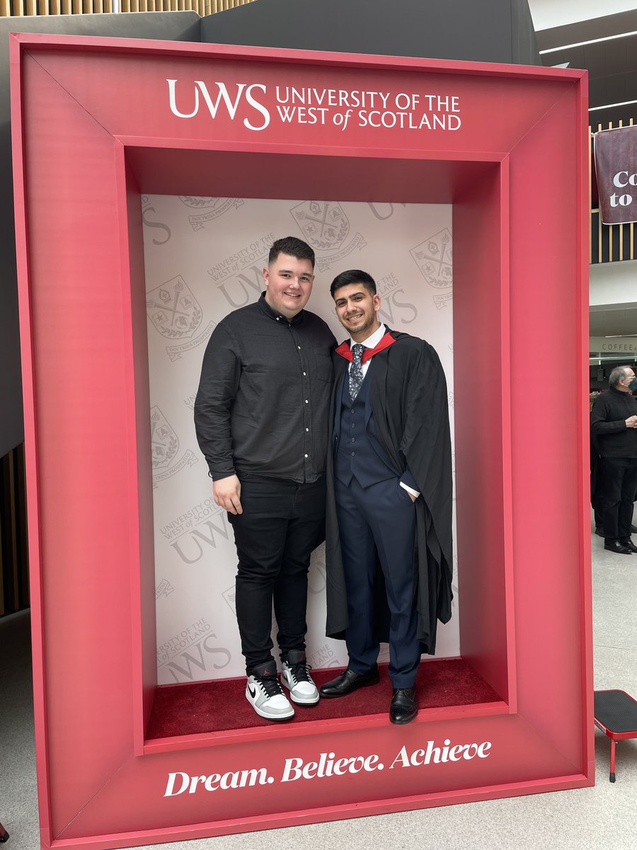 AntonasMichalis's tweet photo. After a long year of waiting, today I finally got to celebrate my graduation!

I am so grateful to have had the opportunity to study abroad and be able to follow my dreams.
#graduation #class2021 #uwsgrad #uwsgraduation #Paisley #uwspaisley #uwsalumni @UniWestScotland @UWSalumni https://t.co/y13BaggskR
