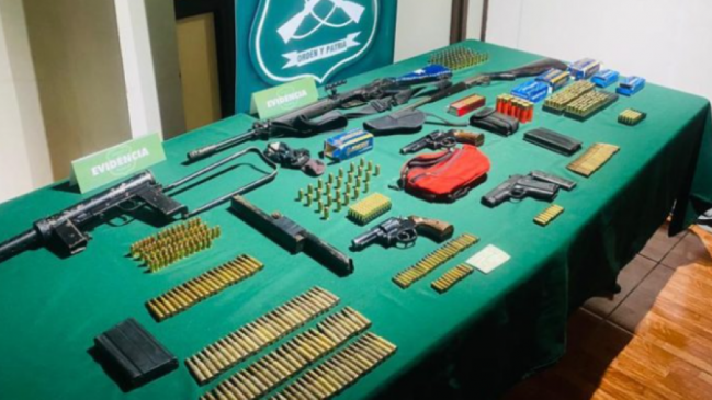 Cooperativa's tweet photo. Personal de aseo halló 20 pistolas y escopetas en una bodega del Tribunal de Garantía de Traiguén #CooperativaRegiones https://t.co/M1s4PClu0z https://t.co/xJmZKIZEdB