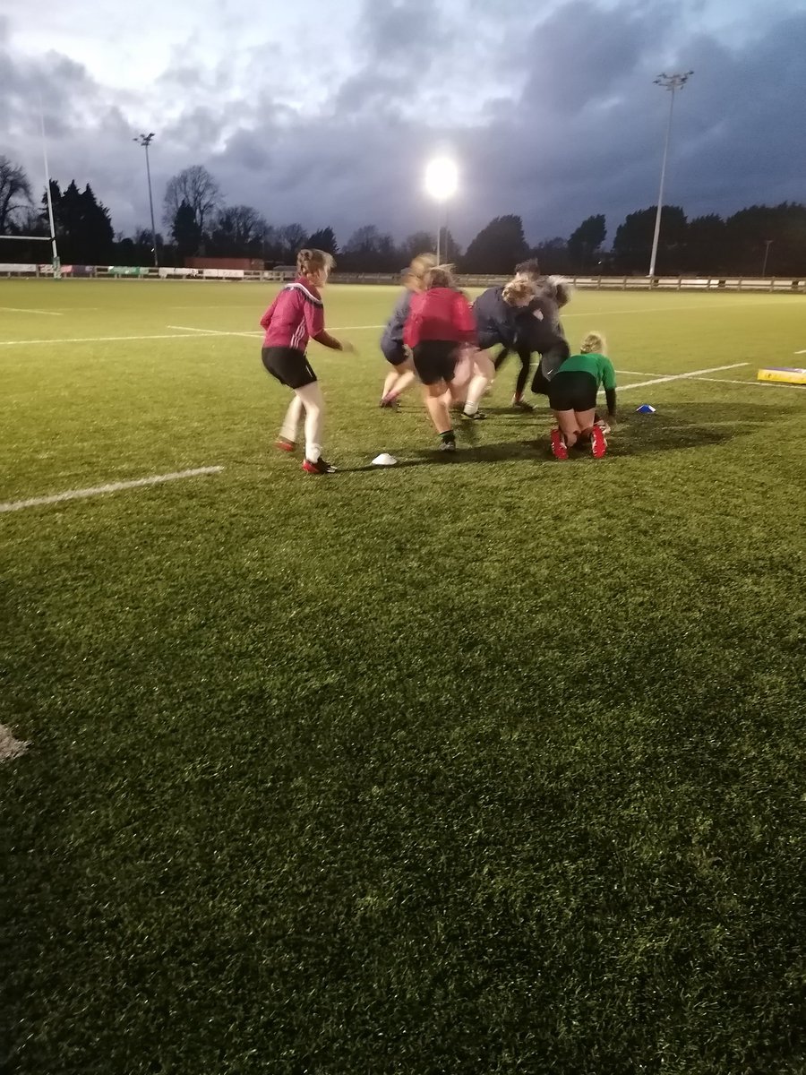 CiaraMaher8's tweet photo. Some of the Midlands u20 squad training tonight in Mullingar RFC getting game ready 
@NiallKane4 @moore_k91
#Edenderryrfc #longfordrfc #tullamorerfc #mullingarrfc #birrrfc #roscrearfc https://t.co/UFVJa68ull