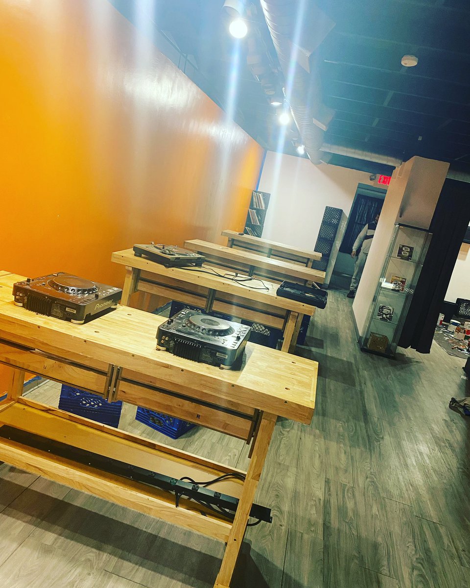 We’re about 65% there on our dj school y’all ! Can’t wait.