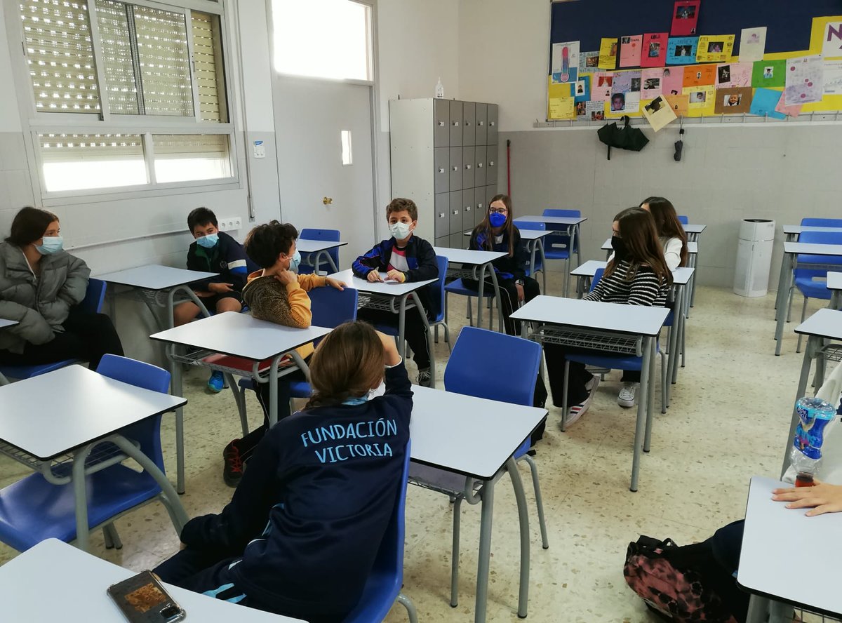 El equipo júnior de debate <a href="/MaristasMalaga/">Maristas Málaga</a> ha comenzado hoy a preparar el IV Torneo Rural de Debate organizado por <a href="/IesPintado/">IES Florencio Pintado</a> de Peñarroya-Pueblonuevo (Córdoba), al que hemos sido invitados. Trabajaron actividades de oratoria: expresividad facial y gestual con <a href="/fdnando2016/">Fernando Frías López</a>