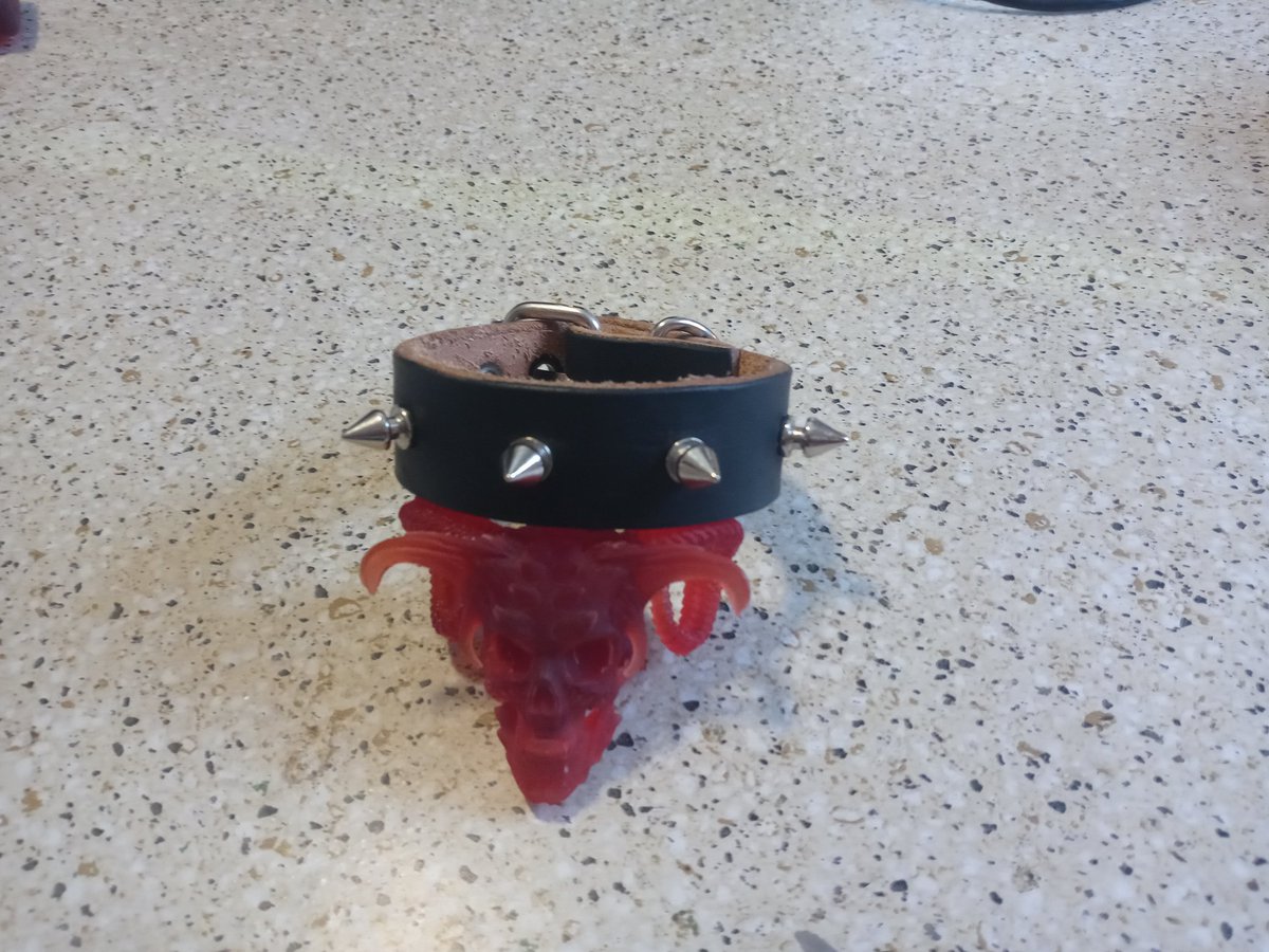 leatherarcana's tweet photo. We're working on some spikey stuff, of you're into that sort of thing. https://t.co/U7qzvlC16r