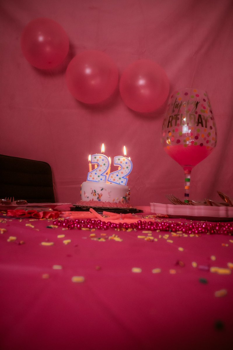 lorijordanworld's tweet photo. 22🎉🎂 https://t.co/h4aor5grV5