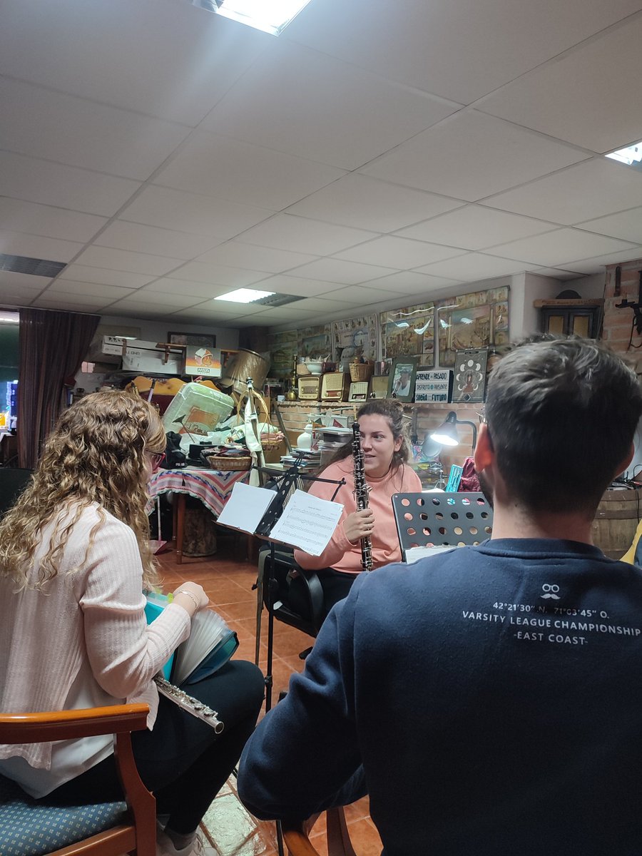 CMCaridad's tweet photo. ¡Continuamos nuestros ensayos! 🎶

Próxima cita: 
Traslado de @RociodeMalaga.
🗓️ Jueves 7 Abril.
🕐 21.30h
📍Parroquia de San Lázaro. https://t.co/l60kmWJLc7
