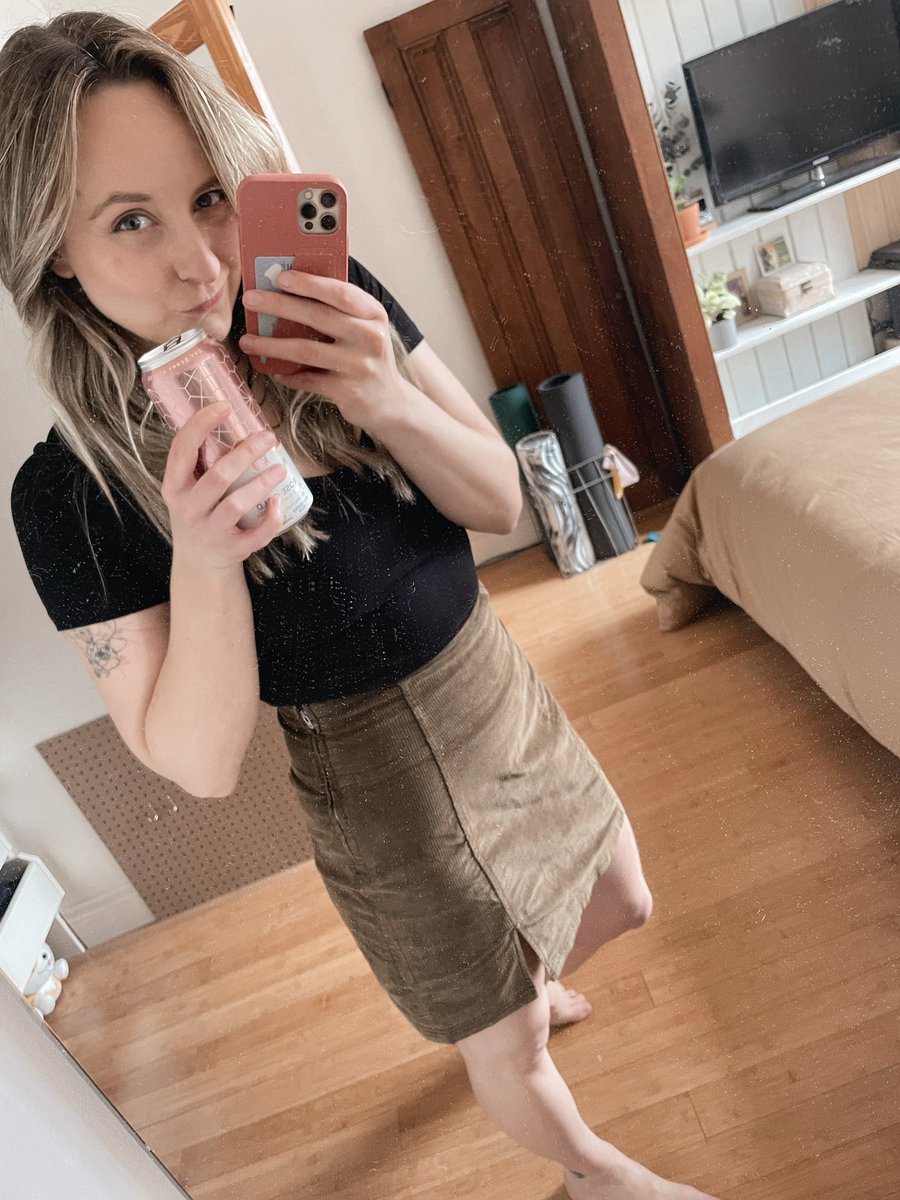 Hi I’m 30 today
Imma sing some original songs n stuff
Twitch.Tv/alanna_matty