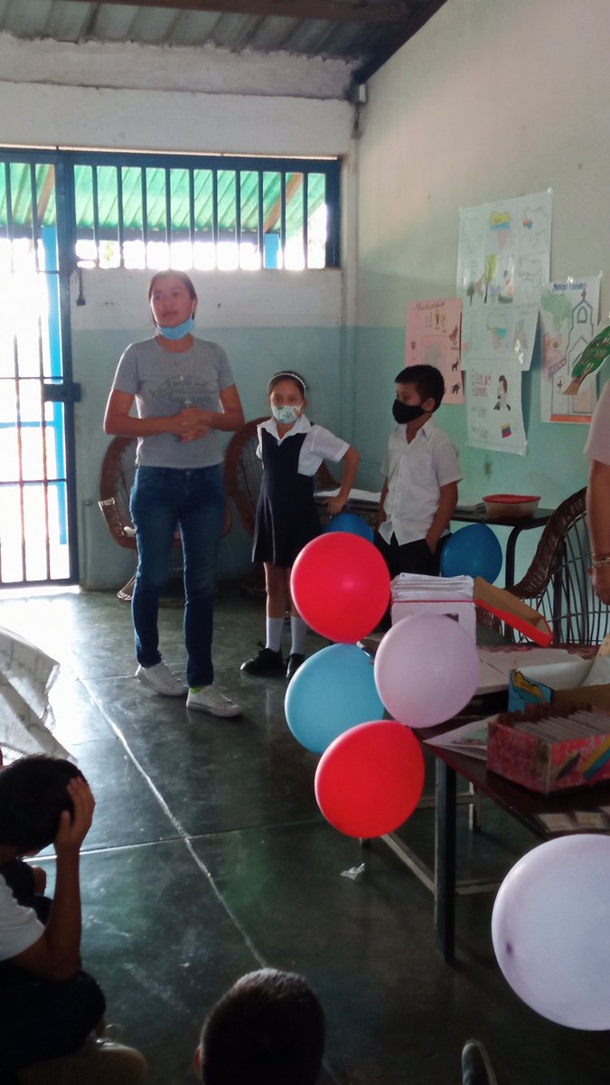 UEECARLOSRAMON1's tweet photo. Estudiantes de 3er grado y la Docente Lcda. Vilma Galavis 📚 https://t.co/cm6OE63kmw