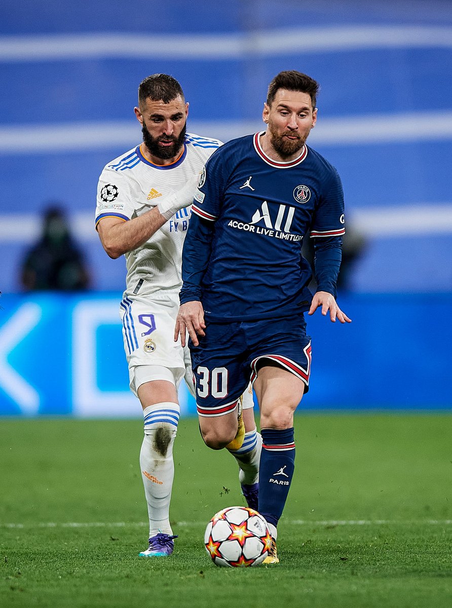 Karim Benzema, que jugador... Además un hombre que hace unas semanas defendió a Messi de las críticas.

Respeto total.