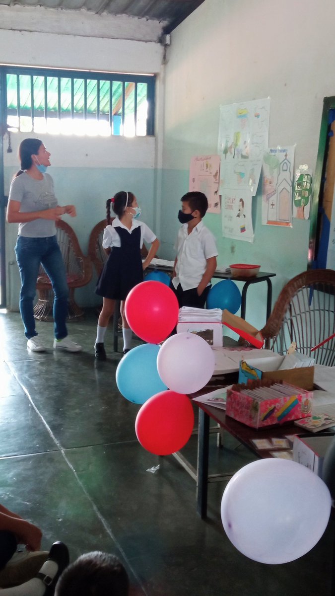 UEECARLOSRAMON1's tweet photo. Estudiantes de 3er grado y la Docente Lcda. Vilma Galavis 📚 https://t.co/cm6OE63kmw