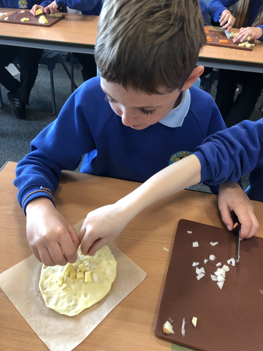 HighViewPlym's tweet photo. Year 5/6 loved making pasties today for their DT - Food and Nutrition! π₯ We thought carefully about our ingredient choices, taking into account nutrition, texture and (most importantly) flavour! Weβd love to share them, but apologies, theyβve all gone π #TastyLearning https://t.co/PyHHMH7pmc