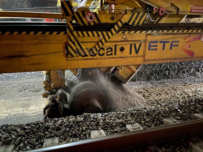 Ligne H entre ERMONT et Valmondois, 36m de voie ont été traités par le Pascal <a href="/itif_travaux/">1Afer2rail</a> <a href="/infrapolepn/">Infrapôle Paris Nord</a> <a href="/LigneH_SNCF/">Ligne H</a> <a href="/ETFrailway/">ETF</a>