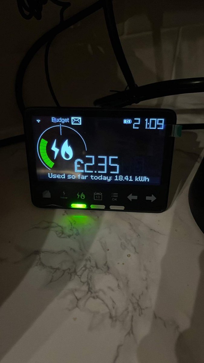 louise_lilof's tweet image. Feel like I’ve achieved a lot today 🙃#underafiver