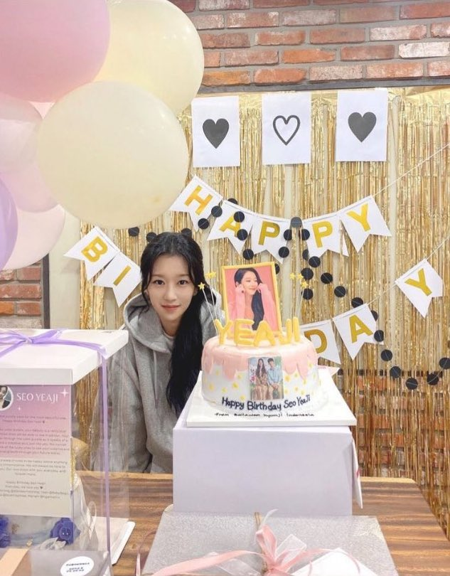 Syjphfanbase's tweet photo. [20220406] Gold Medalist Insta stories update with our birthday girl💚🧡💛

Yeaji-yah you are dearly missed. Saranghaeyo!

#HappyYeajiDay
#언제나_우리의_봄_서예지
#예지야_돌아와줘서_고마워 
#SeoYeaJi #서예지 https://t.co/XoSDb9JvxO