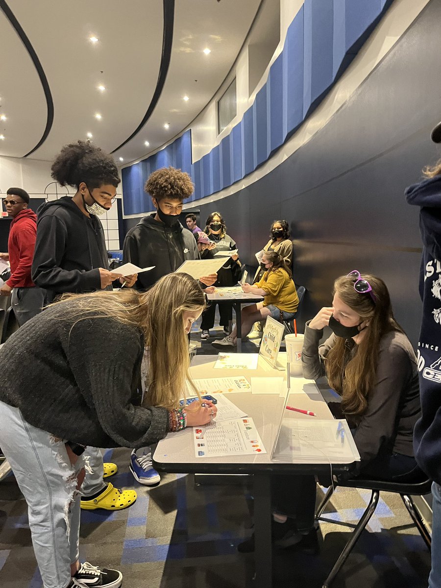 _LandstownDECA's tweet photo. A nice dose of reality during the reality game! Thanks Langley Federal Credit Union! @LandstownEagles https://t.co/UXBFyslzHX
