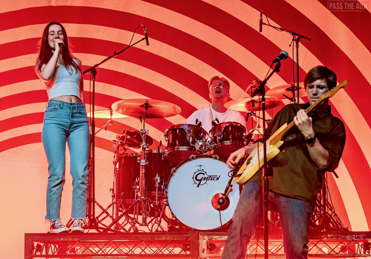 .@thisissigrid dances up the @FondaTheatre ahead of anticipated new album: passtheaux.co/sigrid-dances-… by @MenoxMusic Photos by @jus10h