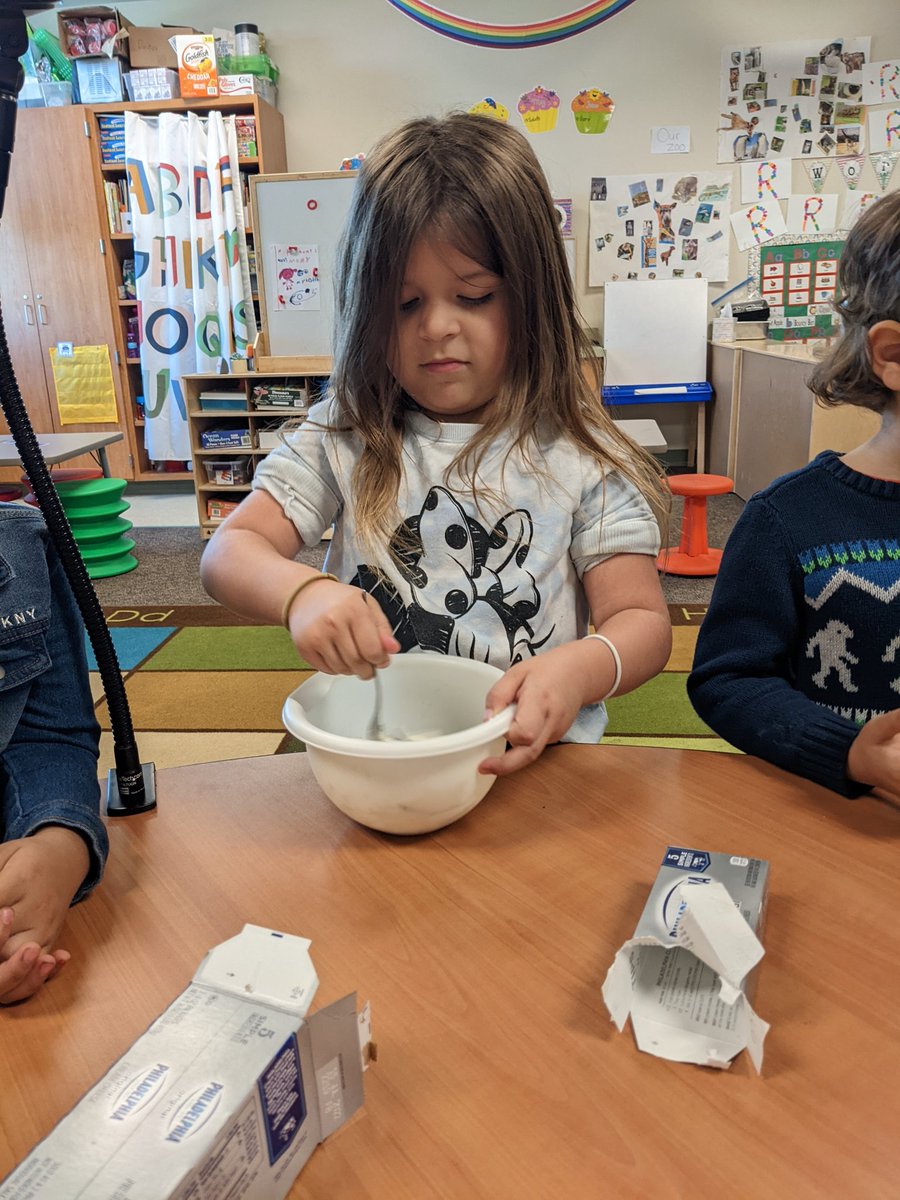 Amanda_Parks3's tweet photo. Some special friends helping with our lesson today! Herbed Cream Cheese! #LeadershipMatters #CES2022 #leaderinme #prek https://t.co/pz9oxrOQtU