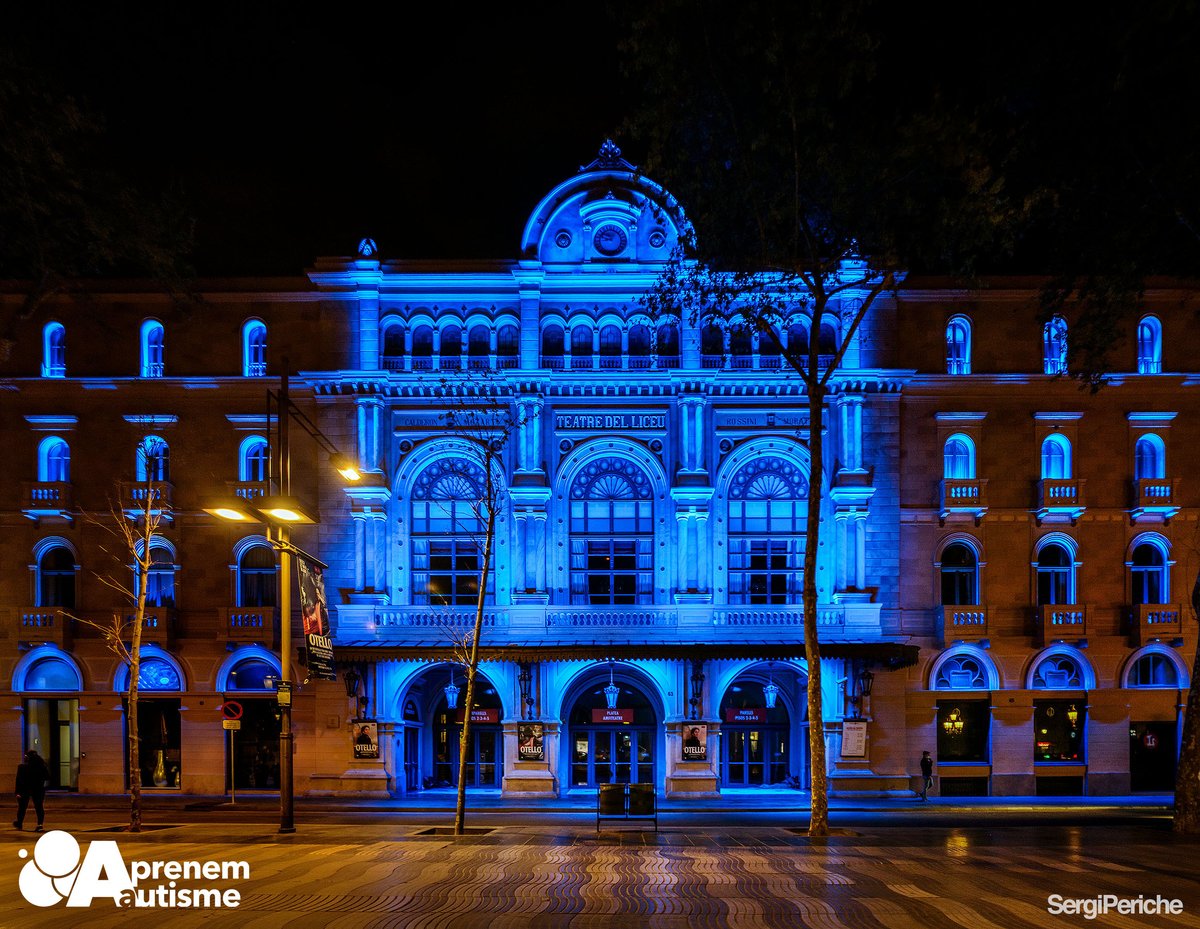 AprenemAutisme's tweet photo. 🙌Moltes gràcies @Liceu_cat per il·luminar-vos de blau amb motiu del #diamundialautismo i visibilitzar a les persones amb autisme.
La façana es veia espectacular!💙
#ConnectatAlBlau #AprenemCadaDia #NitBlava https://t.co/VahWb1ttv5