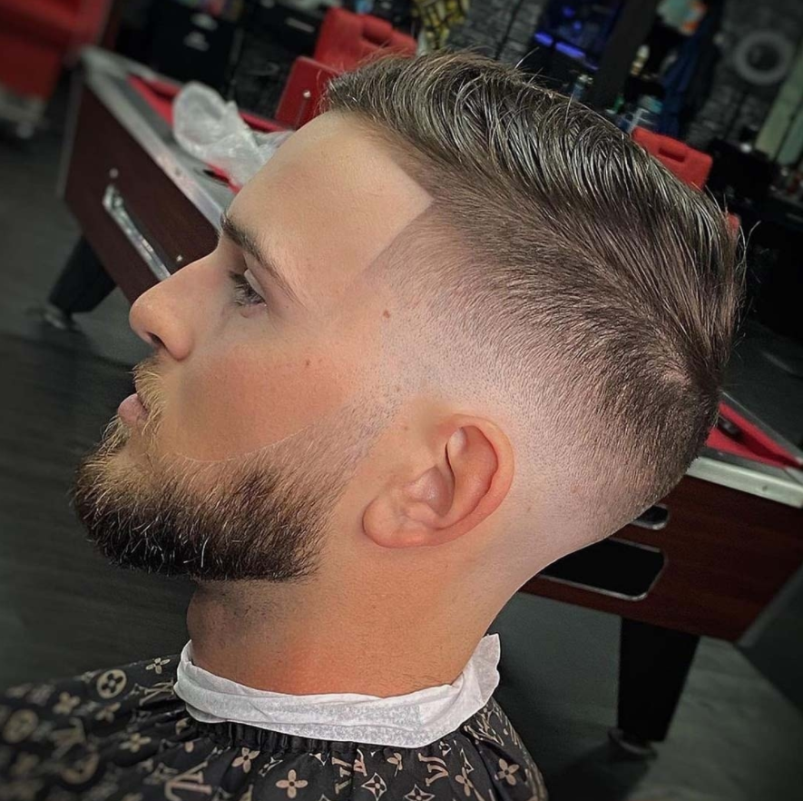 SupremeTrimmer's tweet photo. .@alexxthebarberr knows how to make the most of Supreme Trimmer's high quality products.⁠
⁠
Just look at that smooth fade and perfect line up 🔥⁠

Use  #supremetrimmer for a chance to be featured 
⁠
#freshtrim #fadedhaircut #barbertalent  #sharpfade #barberstyle #barbercut https://t.co/mVmHZUXUk3
