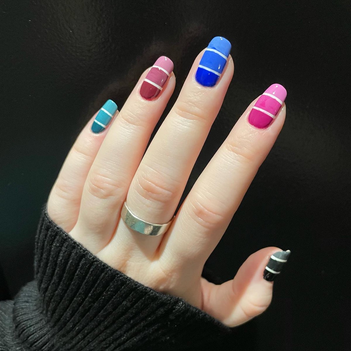 CoutureCuticle's tweet photo. Looks like the paint chips from Home Depot 🎨. Would you believe these are all Holo Taco? Just mixed my own lighter shades 😎
.
.
.
@holotaco One Coat Black, High Tea Hibiscus, Royal Tea Blue, I’m Over Brew, Bring Me The Teal, Not Milky White https://t.co/uOfSQDnvsU