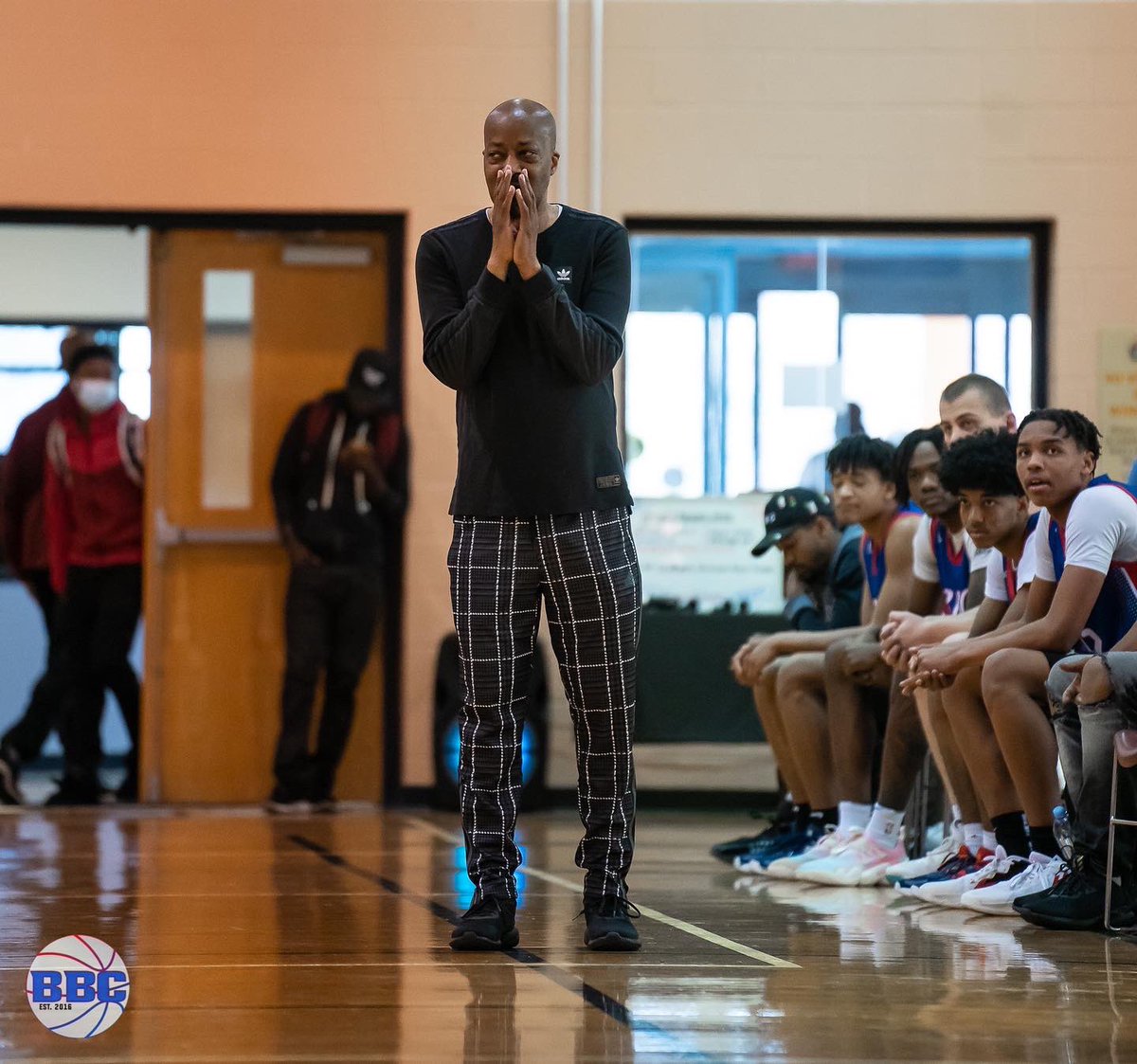 TheTeamBBC's tweet photo. Embrace THE Stage…Coach Zach Suber showcasing is pre LIVE PERIOD drips this past weekend.
WHO WANT TO BE NEXT? #NBA1stRd #NBAAllRookieTeam #McDonaldsAllAmerican #USAB #CAAPOY #SECPOY #AllA10Team #AllBigSouth #AllMEAC #AllPatriotLeague
#EmbraceTheGrind #EmbraceTheStage https://t.co/EOZtXmXtfw