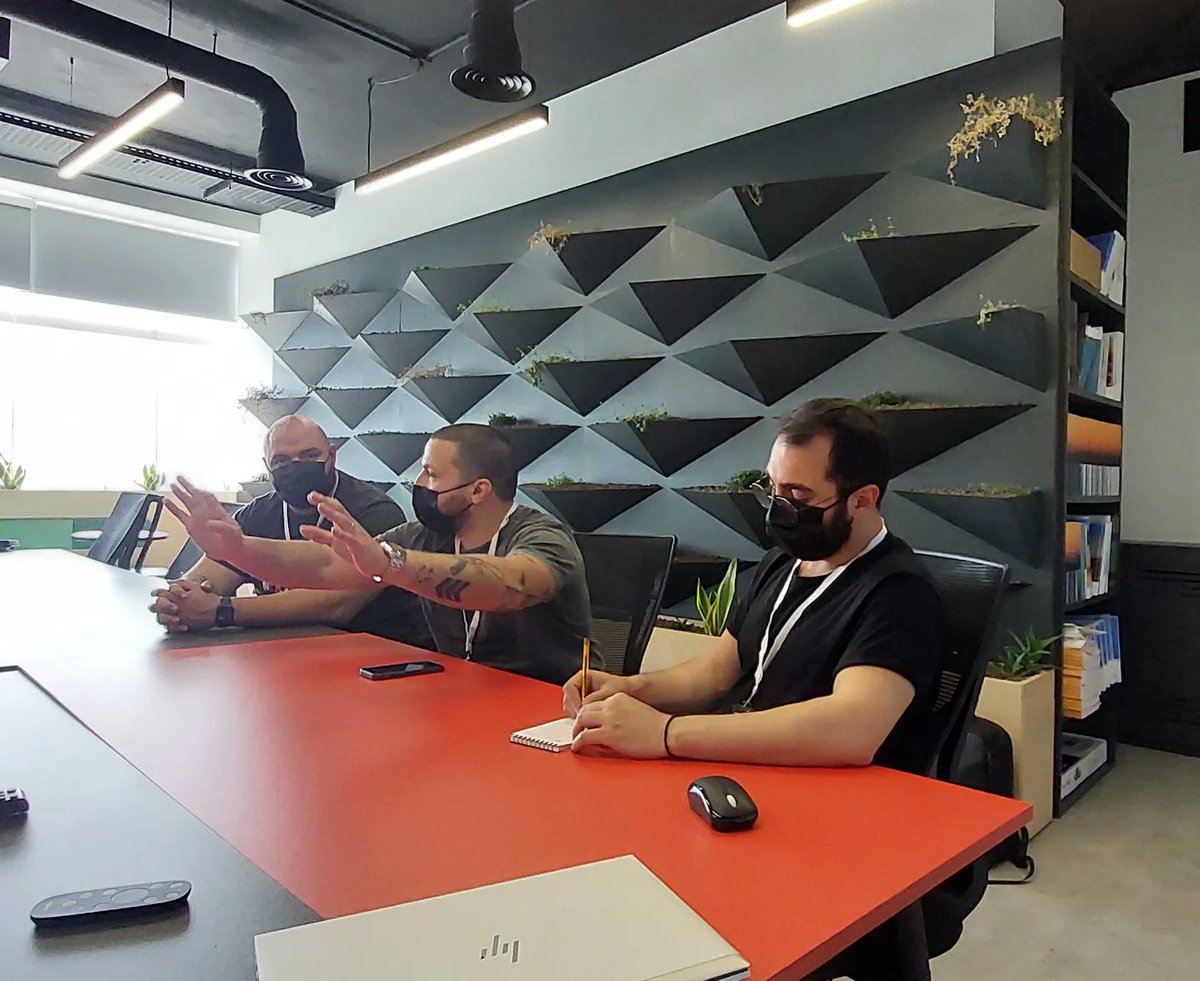 UNICBeirut's tweet image. A new project is in the pipeline🤩

💬 Stay tuned to learn more!

#UN #SDGs #GlobalGoals #Beirut #Lebanon 

@RyanMerheb @christian23kh @LiveRailway @halaalfeghali