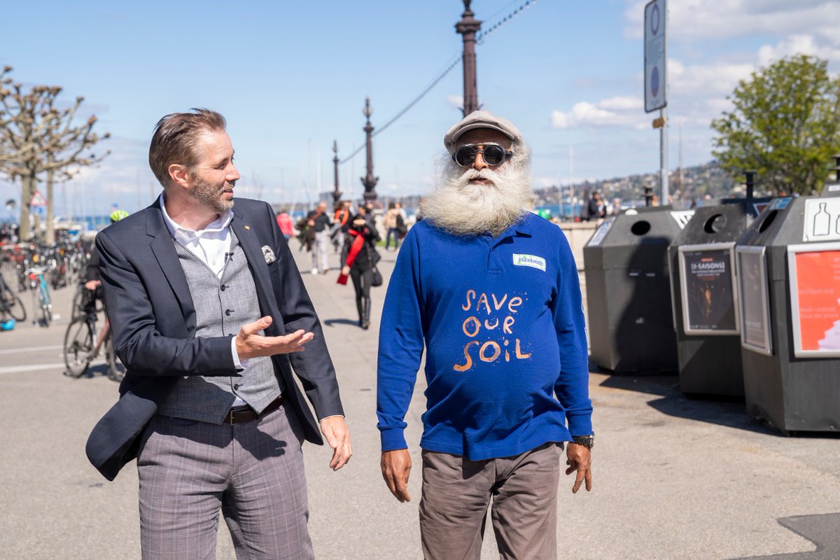 cpsavesoil's tweet photo. .@SadhguruJV and Martin Nydegg, CEO of Swiss Tourism @MySwitzerland_e, go for a walk along Lake Geneva to discuss #SaveSoil.
Action now: https://t.co/z6MmqLXuw6
#ConsciousPlanet https://t.co/8epD5QWYeT