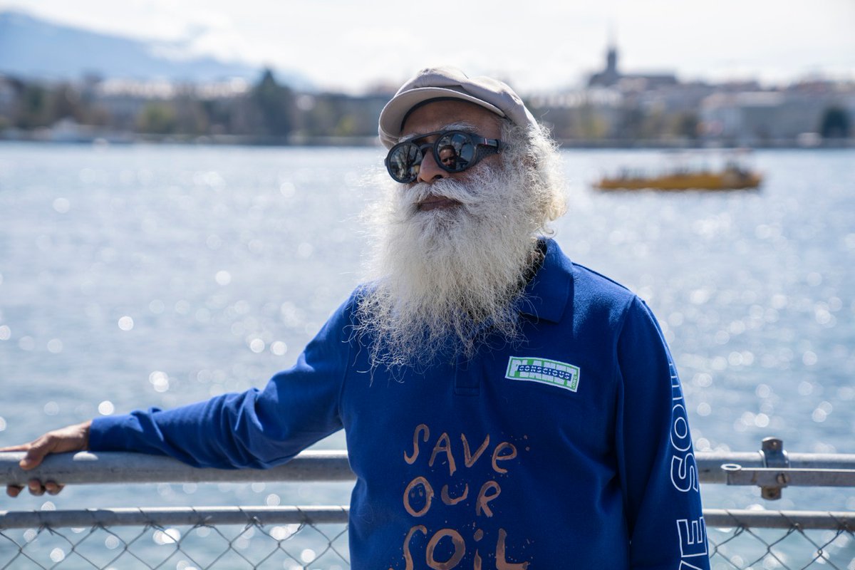cpsavesoil's tweet photo. .@SadhguruJV and Martin Nydegg, CEO of Swiss Tourism @MySwitzerland_e, go for a walk along Lake Geneva to discuss #SaveSoil.
Action now: https://t.co/z6MmqLXuw6
#ConsciousPlanet https://t.co/8epD5QWYeT