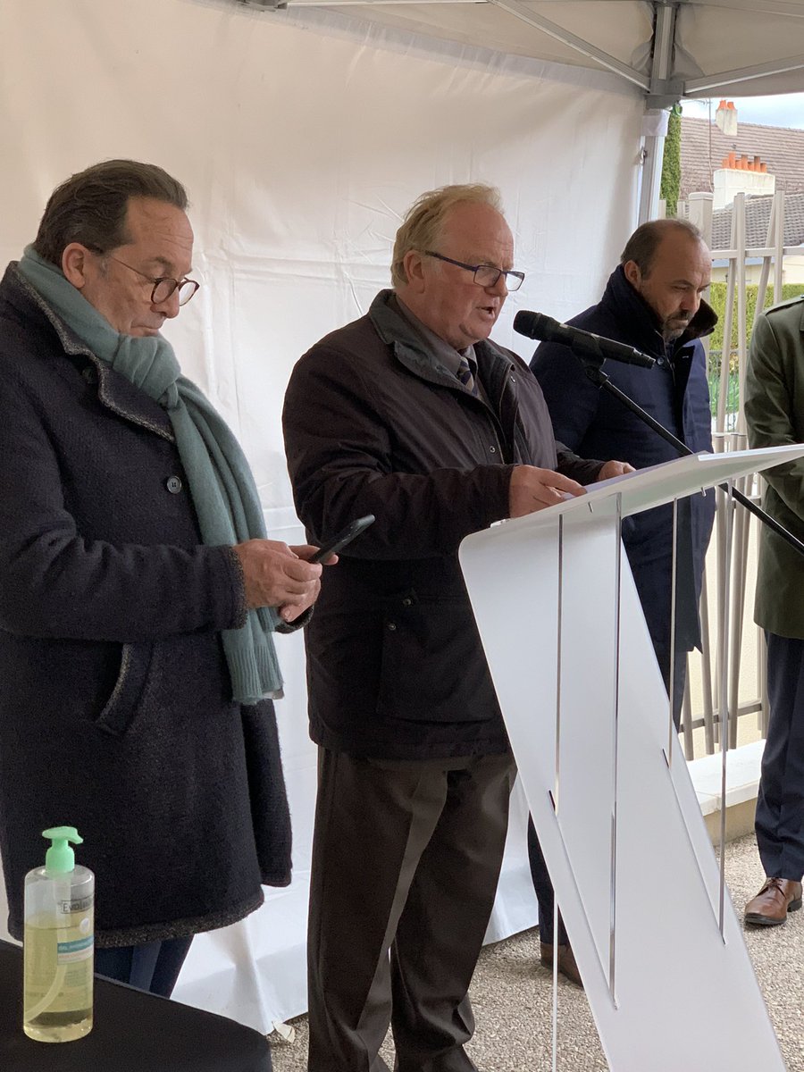 sophieprimas's tweet photo. Inauguration du programme de logements à loyer modéré et intermédiaires à Epône : un programme de qualité qui correspond aux attentes de nos populations ! #sru #logement @CUGPSEO #Epone https://t.co/DJ8LztVi1a