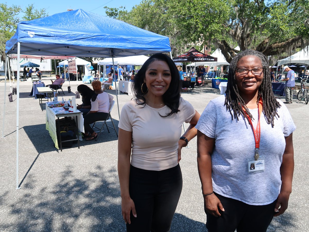 April 6 marks National Library Outreach Day. 📚 From schools to parks and pop-ups, we love to meet our patrons where they are in the community, because a library's reach is beyond its walls. 
#LibraryOutreachDay #NationalLibraryWeek