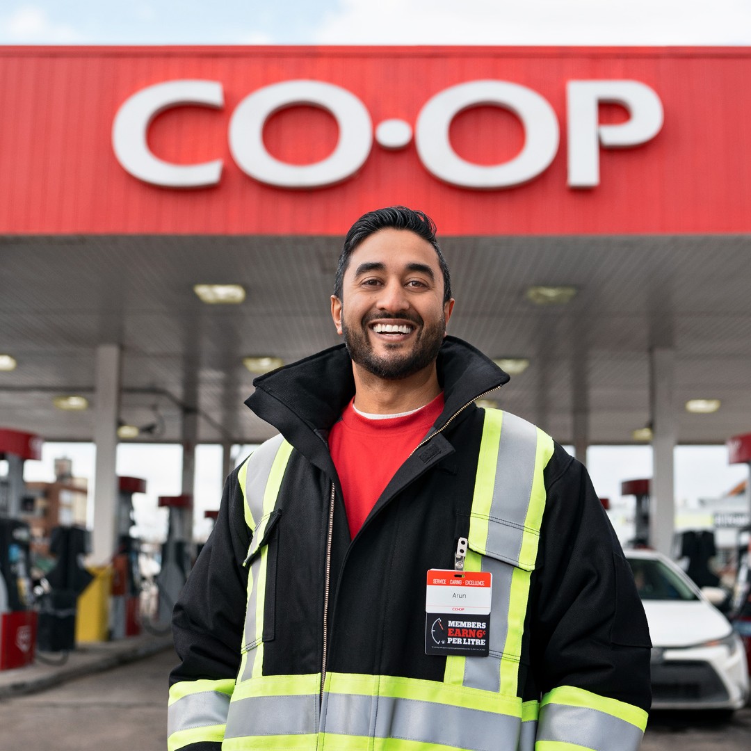 CalgaryCoop's tweet image. Don't get flustered at the pump, let us handle it for you! Enjoy Full Service at no extra cost at 32 locations and earn 6¢/litre on your fuel purchase. 

Find your nearest location: ow.ly/kKz750IC72C