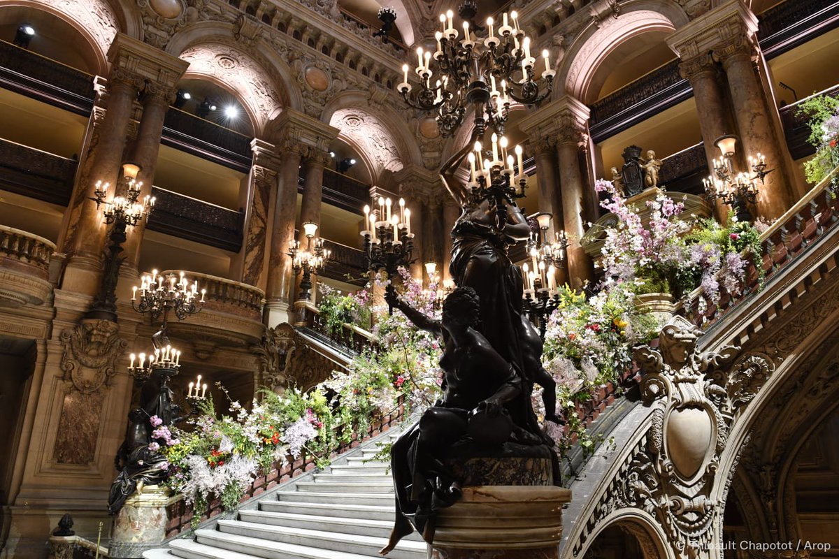 operadeparis's tweet image. #Gala 
Ce 06 avril, la soprano @ReneeFleming se produit au Palais Garnier lors d’une soirée de Gala inédite mise en scène par Robert Carsen et sous la direction musicale de @JamesJConlon : bit.ly/3NRCLFz

Merci aux généreux membres du comité d’honneur pour leur soutien.