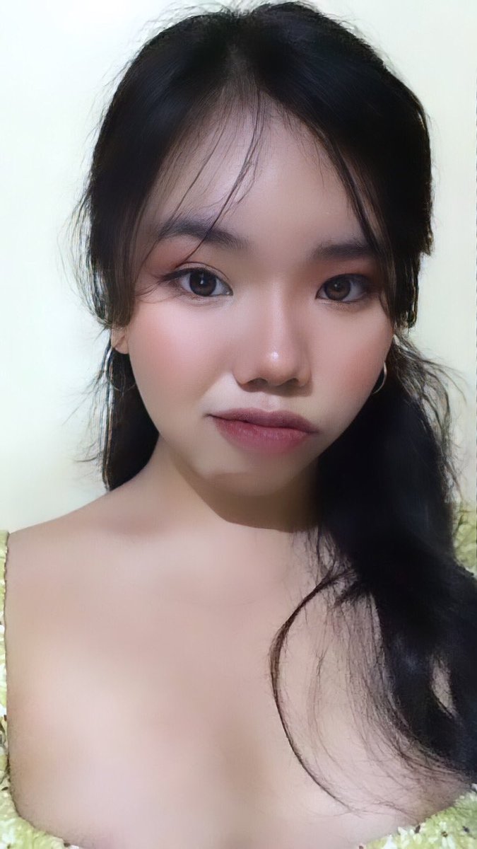 iesteIla's tweet photo. i think catfishing should be illegal 

happy #eggday awooms ! https://t.co/6DYQAKnY7p