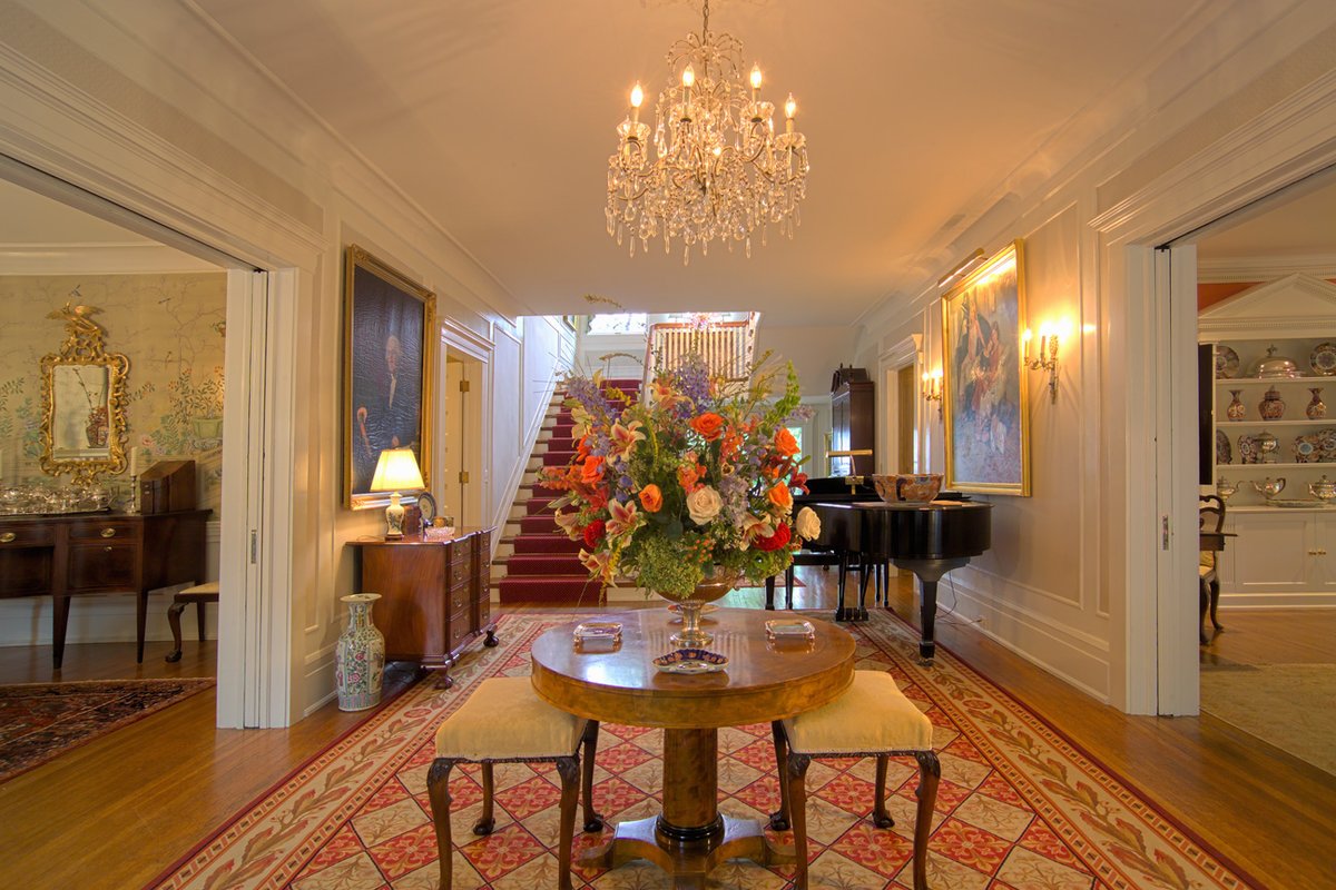 LeeWRobinson's tweet photo. A grand entrance. #PersonalByDesign https://t.co/aWo91eekva