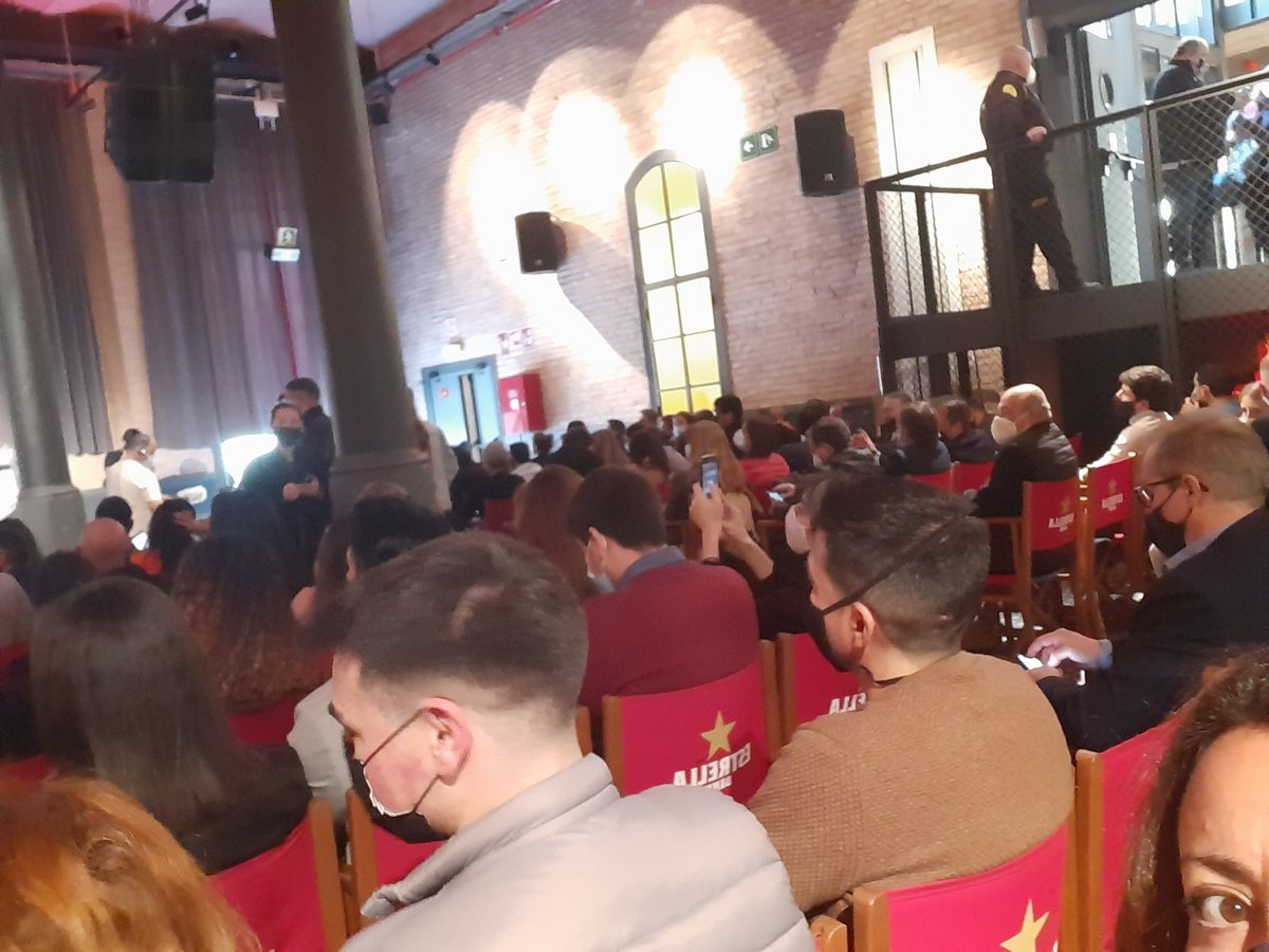 cultumatica's tweet photo. La sala a tope y ya todo a punto para el comienzo del encuentro sobre #NFTs, #Criptoarte y #Metaversos, que ha organizado #Tokenyx en la fábrica de @EstrellaDammEs.
#blockchain https://t.co/EbeoyWTBWZ